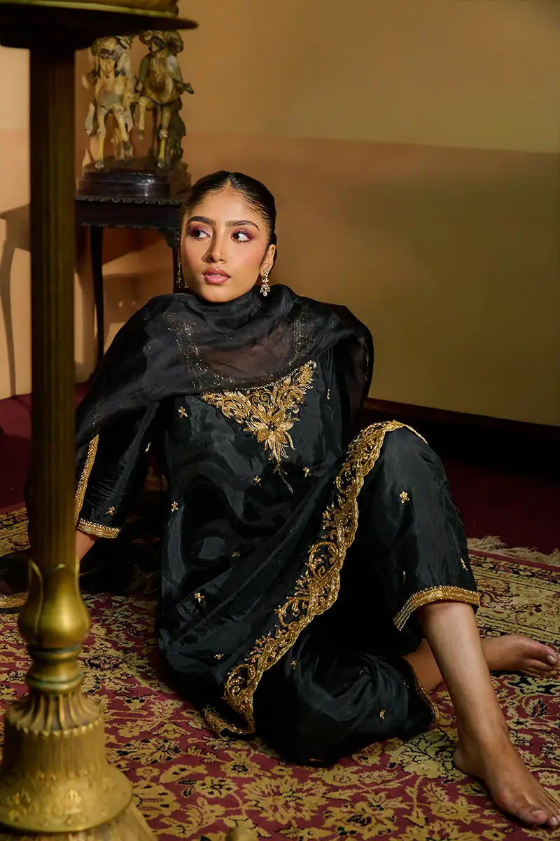 Black Opulence Whispers