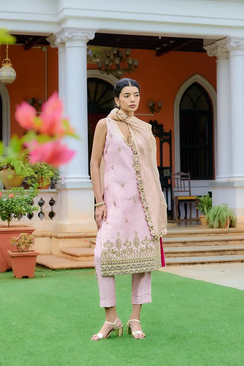 BLUSH HERITAGE LUXE (3)