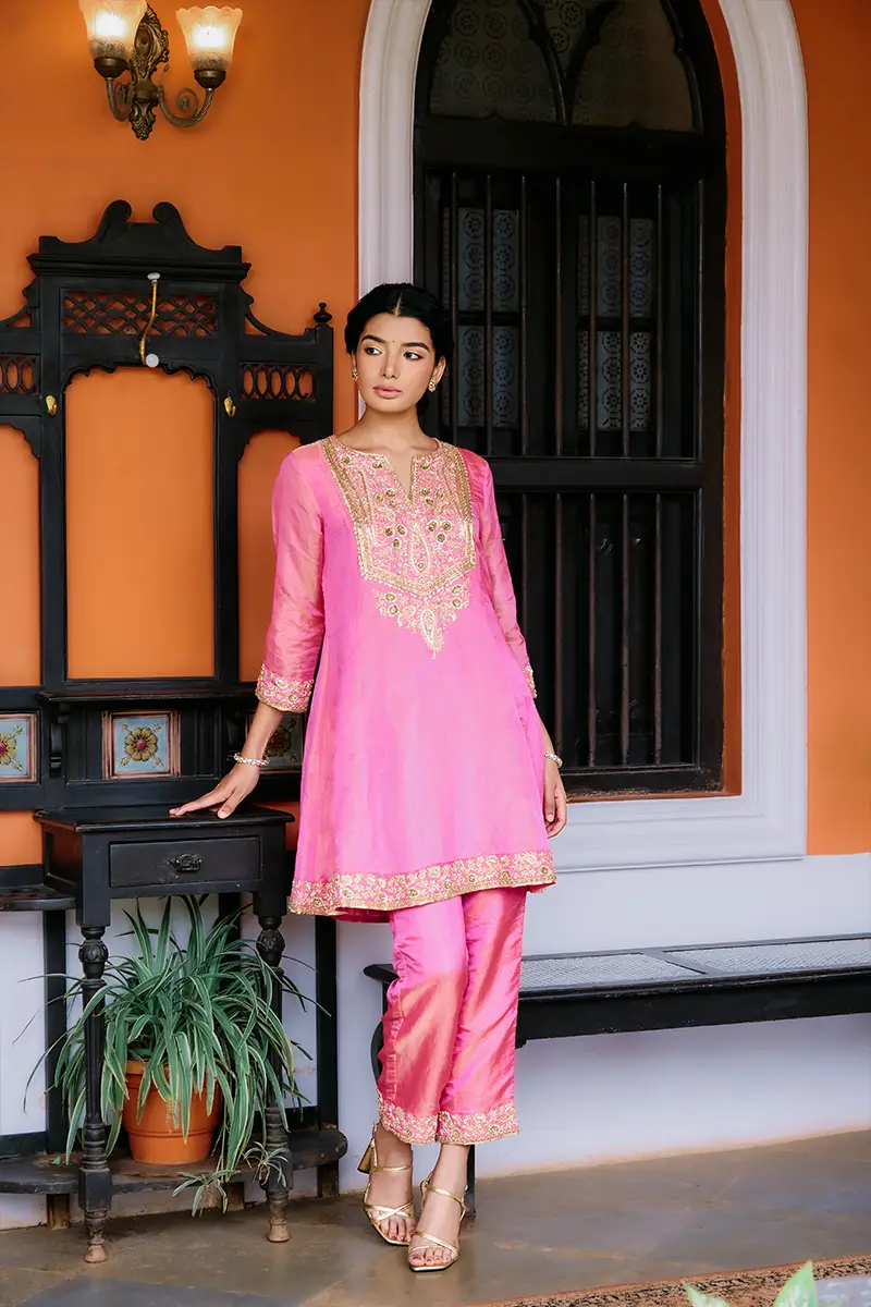 Scallop Rose Whisper