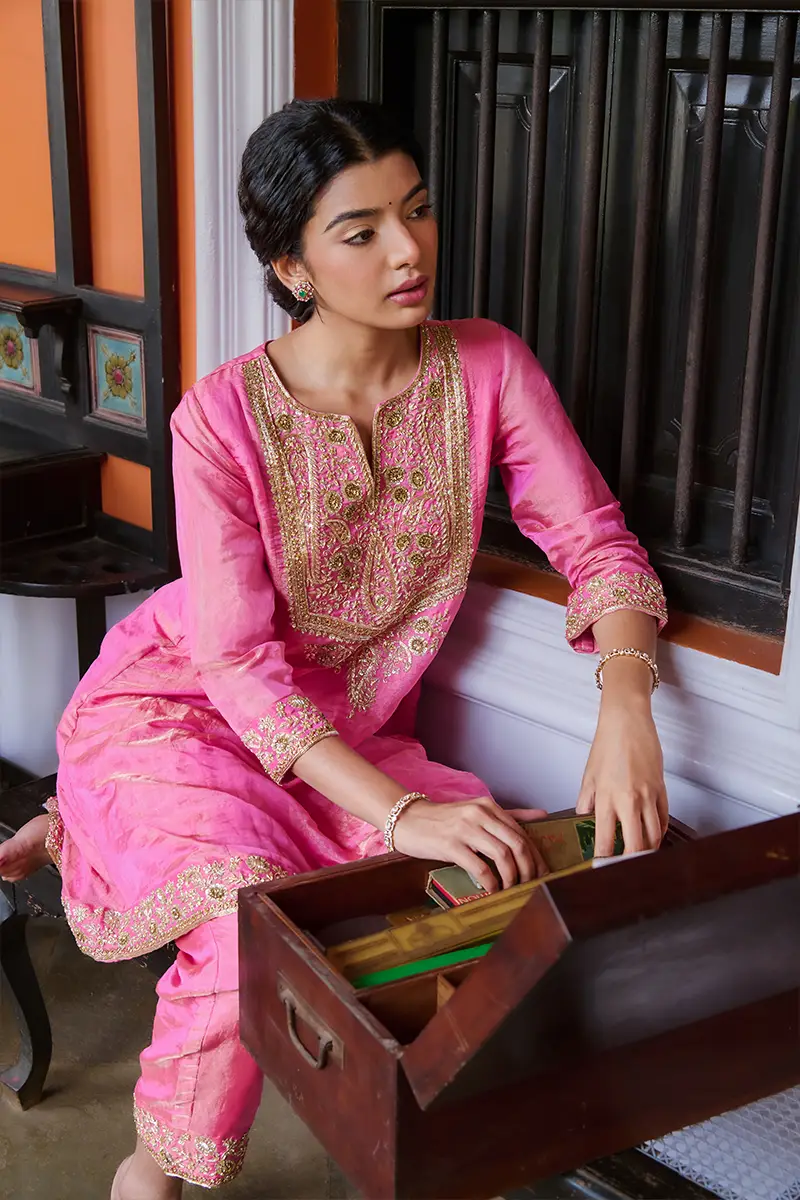 Scallop Rose Whisper